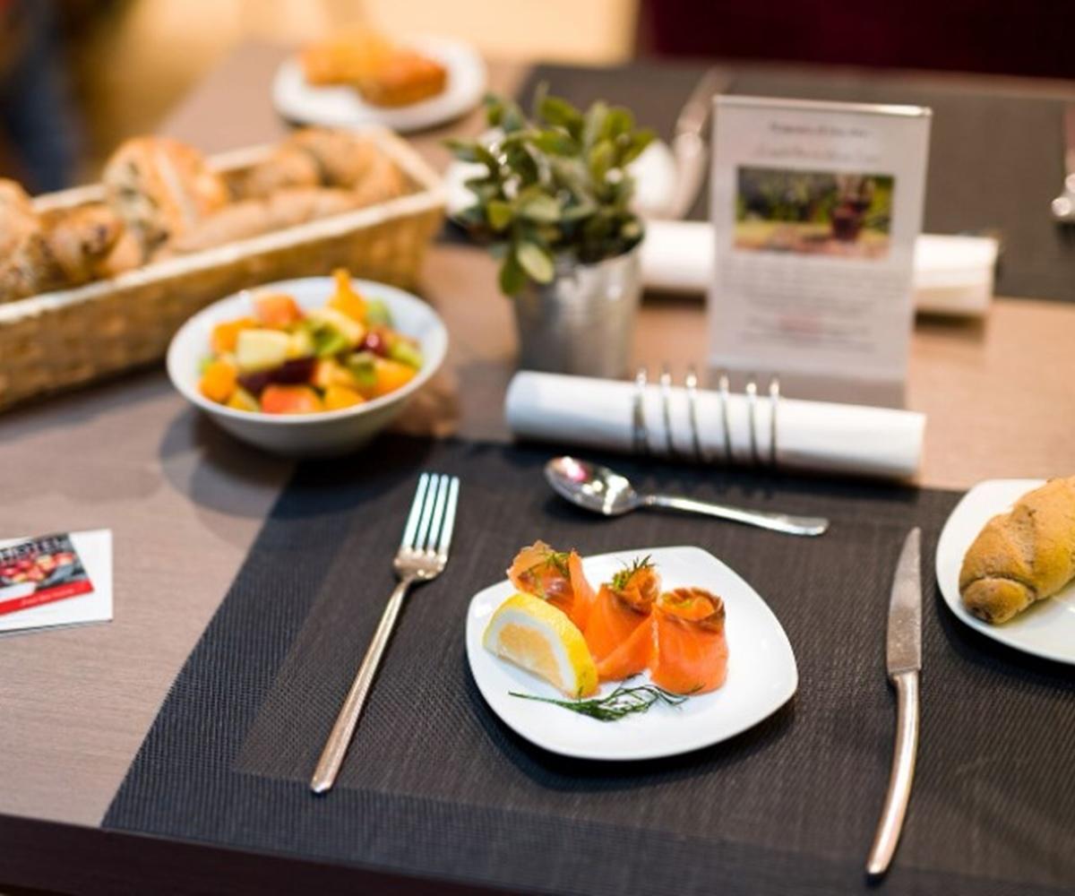 Parlament Hotel 4*