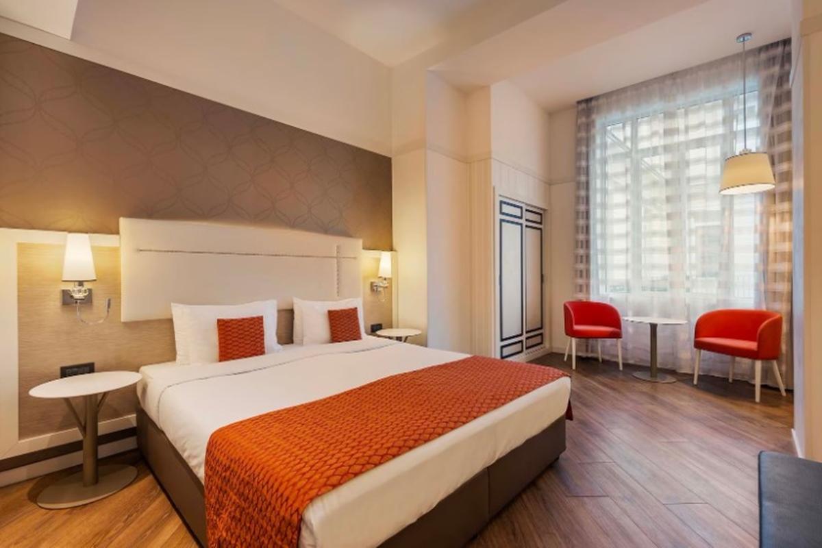 Parlament Hotel 4*