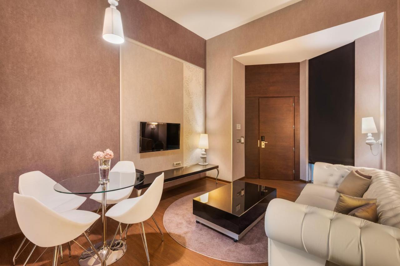Parlament Hotel 4*