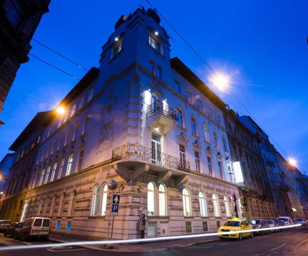 Ikonik Parlament Готель 4*
