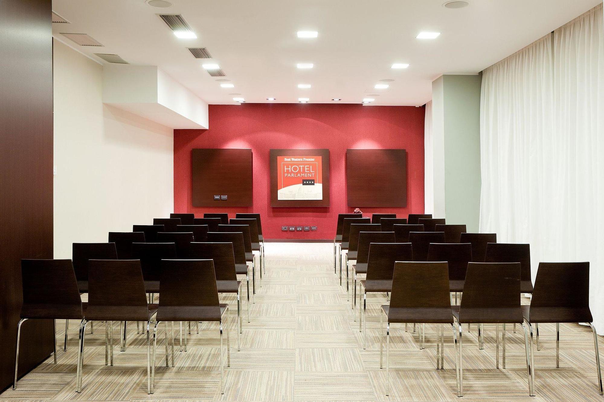 Ikonik Parlament Готель 4*